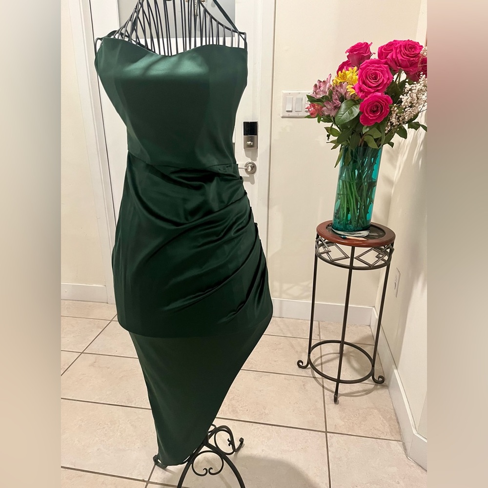 Poison ivy green color perfect for the holidays